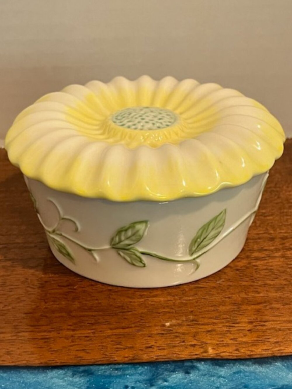 Nantucket Home Sunflower Lidded Trinket Dish